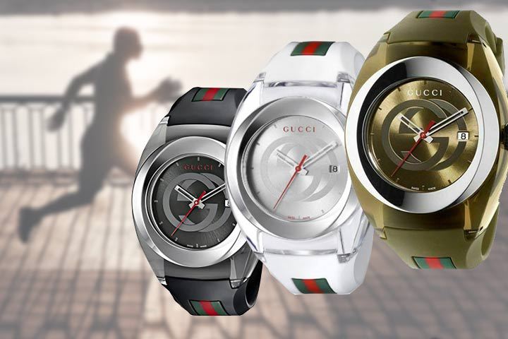 relojes Gucci Sync negros, blancos y dorados con un hombre corriendo hacia el fondo